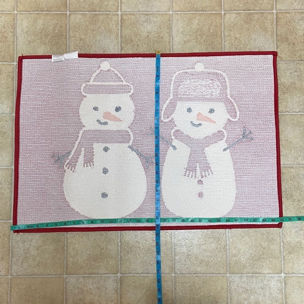 Holly & Moss Red Holiday Rug - Picture 3 of 6